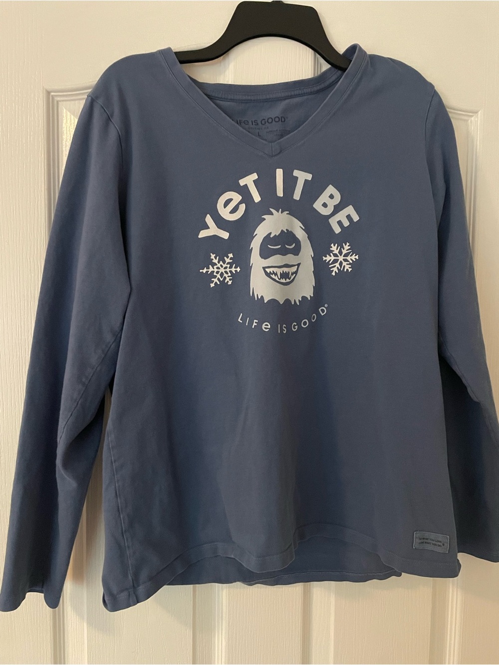 Life is Good women’s Let it Be Winter shirt size large blue